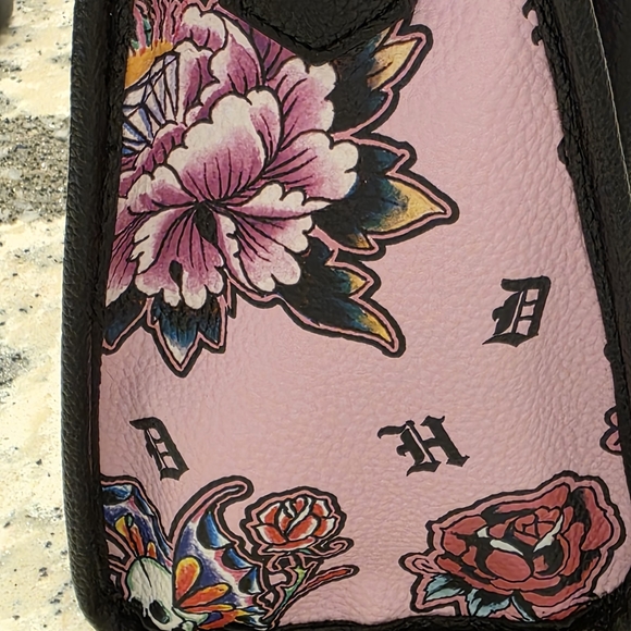 Ed Hardy Pink Skull Floral Hearts Women's Bag Satchel Crossbody NWT Retail $99 - Picture 8 of 15